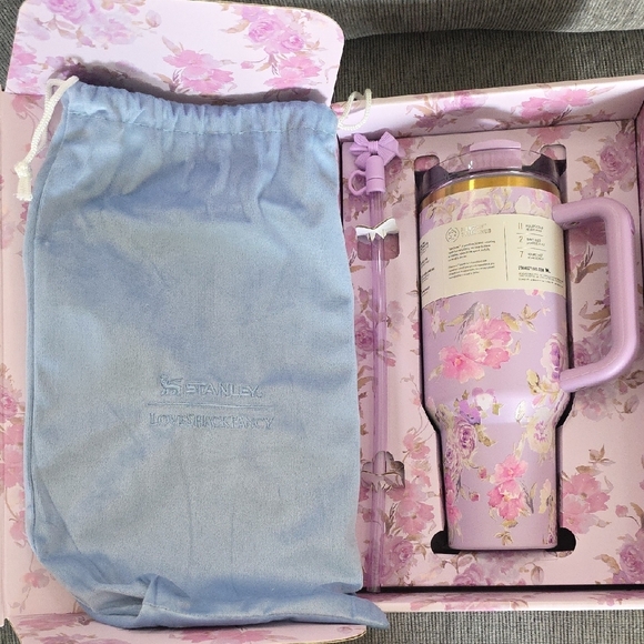 Stanley LoveShackFancy Lavender Floral Quencher H2.0 Tumbler, 40oz., New - Picture 8 of 10